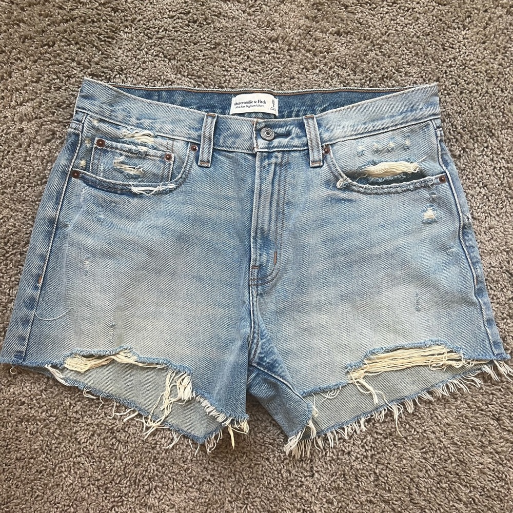 Abercrombie Mid Rise Boyfriend Short